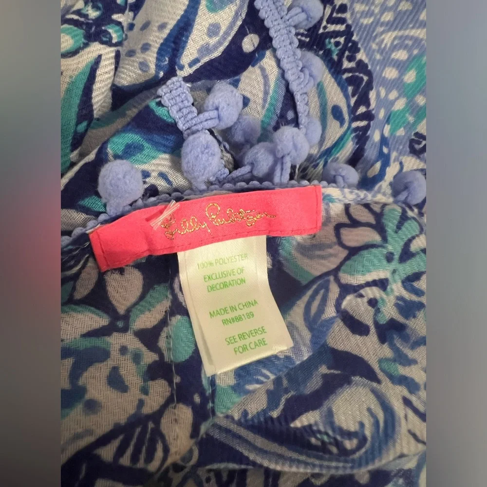 Lilly Pulitzer 💙Bundle 🩵Blue and White Patterned infinity Scarf & earrings